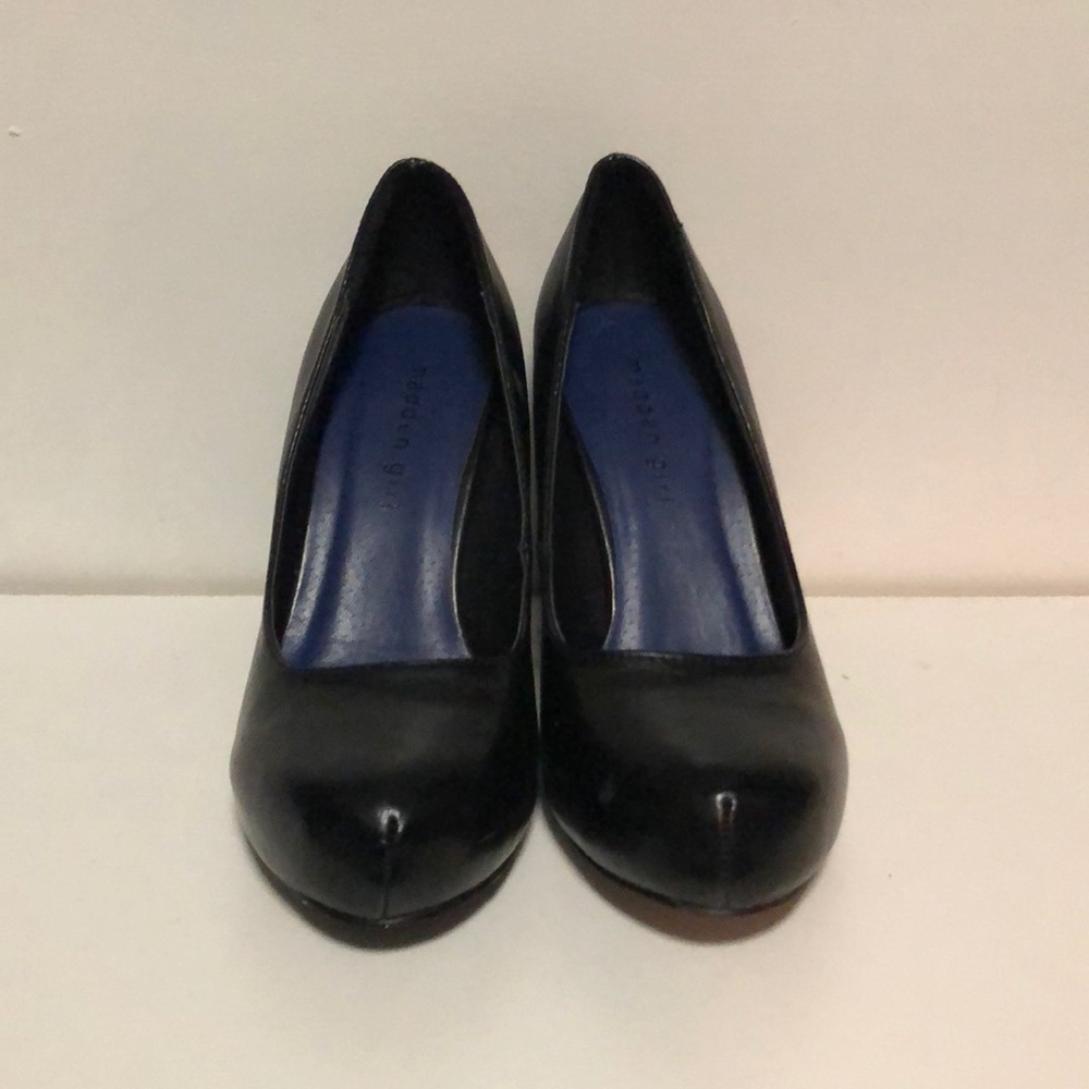 Black Pumps
